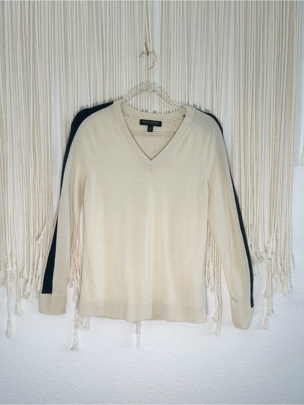 Banana Republic Extra Fine Merino Women's Cream V-Neck Sweater with Navy Stripe - Picture 2 of 9